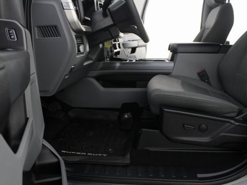 Used 2024 Ford F350 XLT w/ Camper Package image 15