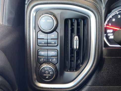 Used 2021 Chevrolet Silverado 1500 LT Trail Boss w/ Convenience Package II image 22