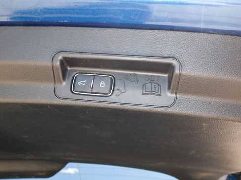 Used 2023 Ford Explorer XLT w/ Equipment Group 202A AWD/4WD image 10