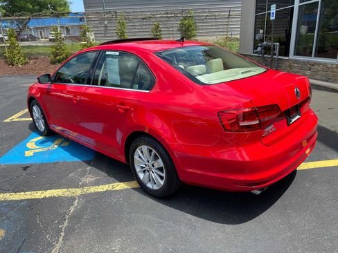 Used 2015 Volkswagen Jetta SE FWD image 3
