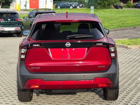 Certified 2025 Nissan Kicks SV AWD/4WD image 5