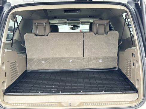 Used 2018 Chevrolet Suburban Premier image 17