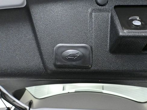 Used 2017 Chevrolet Traverse Premier image 42