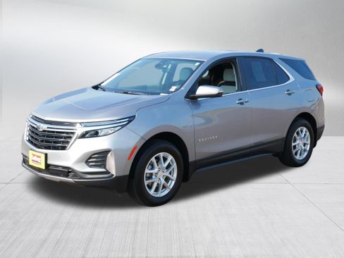 Used 2024 Chevrolet Equinox LT AWD/4WD image 3