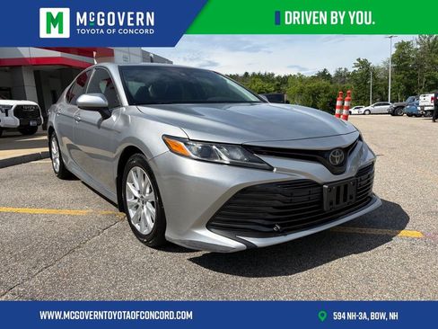 Used 2018 Toyota Camry LE FWD image 7