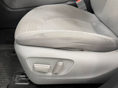 Used 2023 Toyota Highlander L FWD image 13