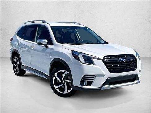 Used 2023 Subaru Forester Touring AWD/4WD image 12