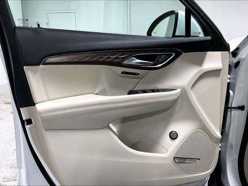Used 2022 Buick Envision Avenir w/ Technology Package II FWD image 22