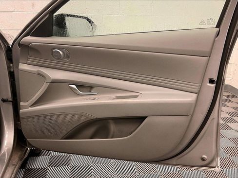 Certified 2025 Hyundai Elantra Sport image 22