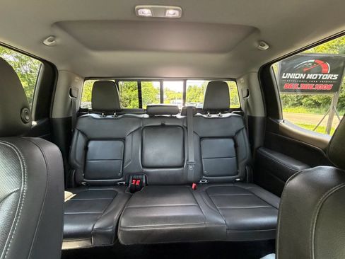 Used 2019 GMC Sierra 1500 SLT w/ SLT Premium Package AWD/4WD image 47