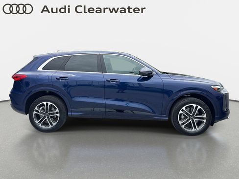 Certified 2025 Audi Q5 Premium w/ Convenience Package AWD/4WD image 5