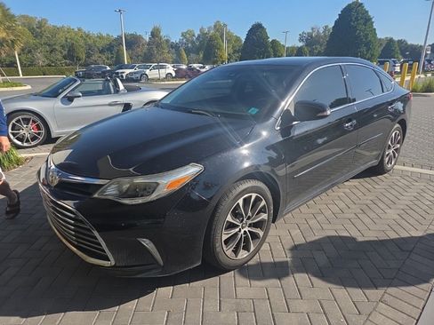 Used 2018 Toyota Avalon XLE image 4