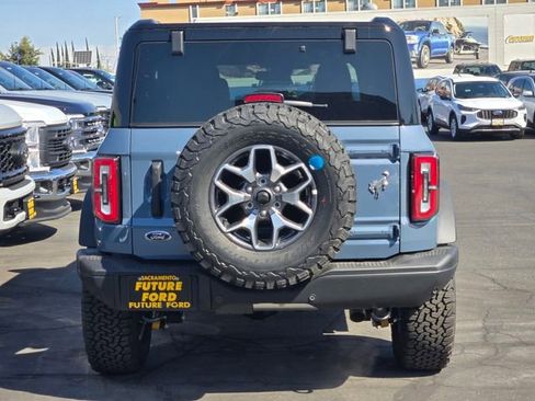 New 2025 Ford Bronco Badlands image 3