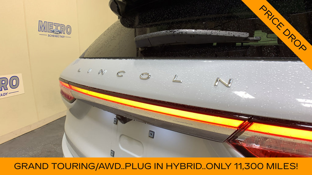 Used 2025 Lincoln Corsair Grand Touring w/ Towing Package AWD/4WD image 17