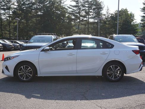 Used 2024 Kia Forte LXS w/ LXS Technology Package FWD image 16