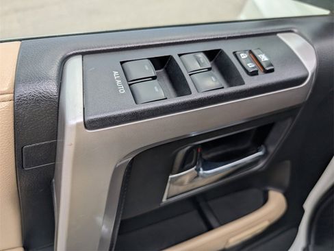 Used 2017 Toyota 4Runner Limited image 10