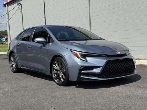 Used 2024 Toyota Corolla XSE FWD image 2