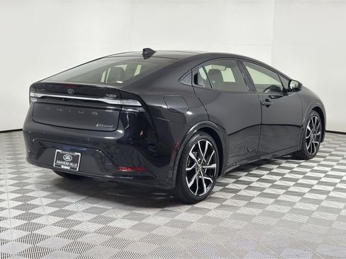 Used 2024 Toyota Prius Prime XSE Premium image 5