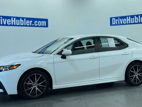 Used 2024 Toyota Camry SE FWD image 4