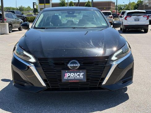 Used 2024 Nissan Altima 2.5 SV FWD image 9