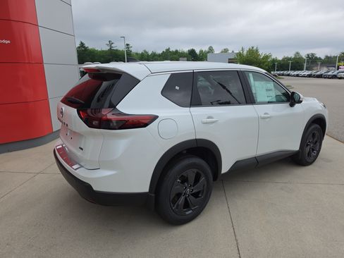 New 2026 Nissan Rogue SV w/ Cold Weather Package AWD/4WD image 7