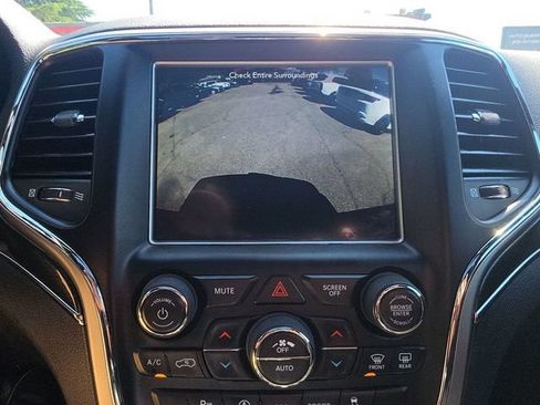 Used 2018 Jeep Grand Cherokee Trailhawk AWD/4WD image 31