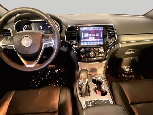 Used 2019 Jeep Grand Cherokee Limited w/ Luxury Group II AWD/4WD image 16