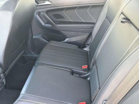 Used 2023 Volkswagen Tiguan SE R-Line image 30