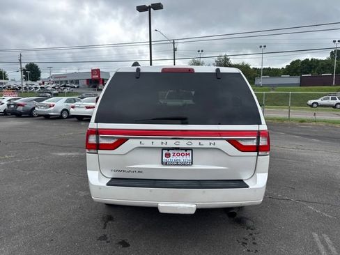 Used 2017 Lincoln Navigator Select AWD/4WD image 7