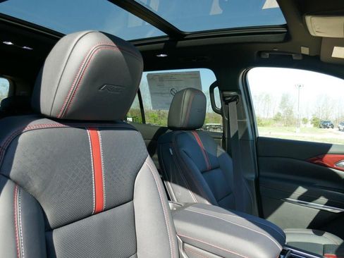 New 2026 Chevrolet Traverse RS AWD/4WD image 9