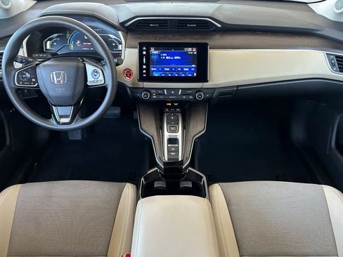 Used 2018 Honda Clarity Plug-In Hybrid image 3