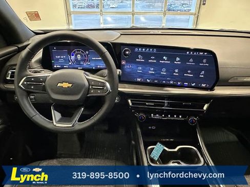 New 2026 Chevrolet Traverse LT w/ Driver Confidence Package AWD/4WD image 10