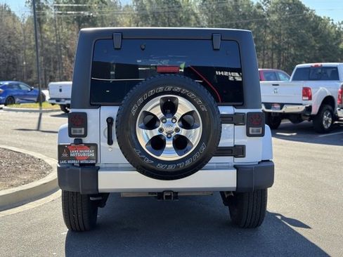 Used 2017 Jeep Wrangler Unlimited Sahara w/ Connectivity Group image 8