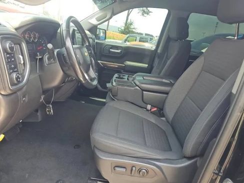 Used 2022 Chevrolet Silverado 1500 LT AWD/4WD image 5