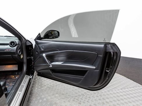 Used 2015 Ferrari FF image 43