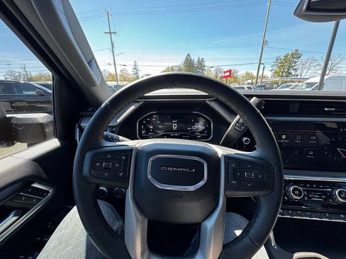 Used 2025 GMC Sierra 3500 Denali AWD/4WD image 13