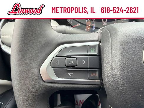 Used 2025 Jeep Compass Limited w/ Sun & Sound Group AWD/4WD image 19