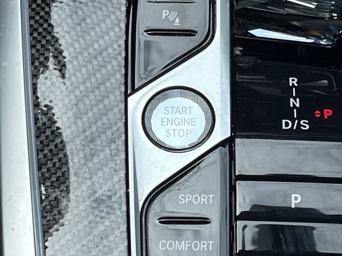 Used 2025 BMW X7 M60i w/ Executive Package image 10