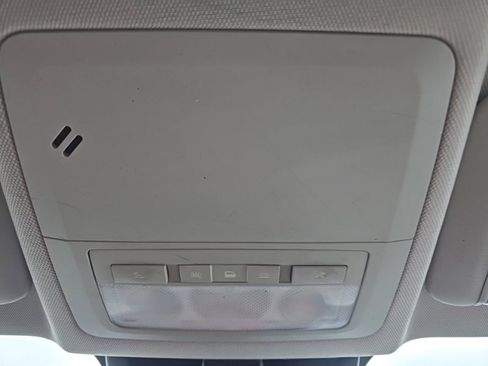 Used 2016 Chevrolet Cruze LT w/ Technology Package image 18