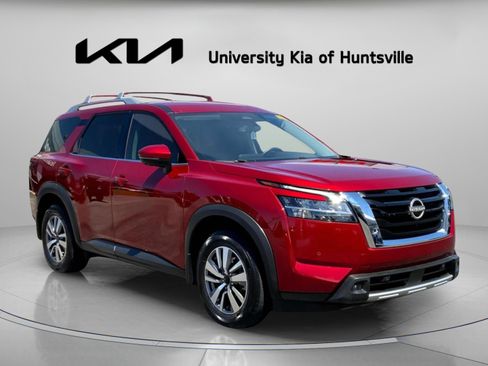 Used 2023 Nissan Pathfinder SL image 1