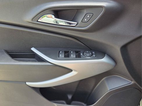 Used 2024 Chevrolet Trax RS w/ Driver Confidence Package FWD image 30