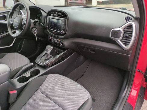 Used 2023 Kia Soul LX FWD image 22