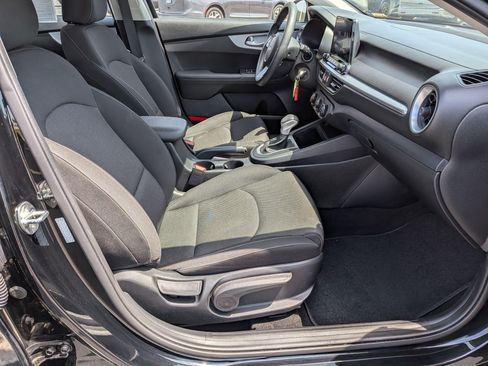 Used 2024 Kia Forte LXS FWD image 35