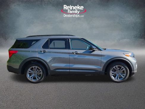 Used 2023 Ford Explorer XLT w/ Equipment Group 202A AWD/4WD image 4