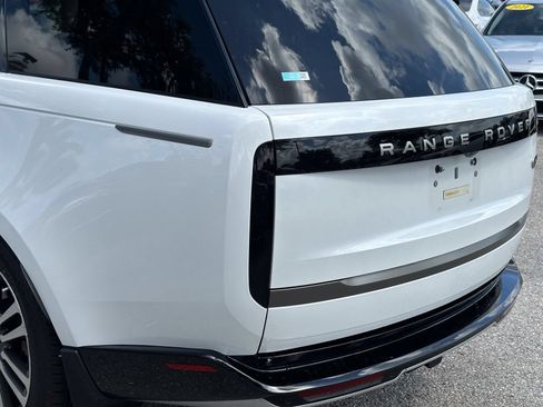 Used 2023 Land Rover Range Rover SE AWD/4WD image 9
