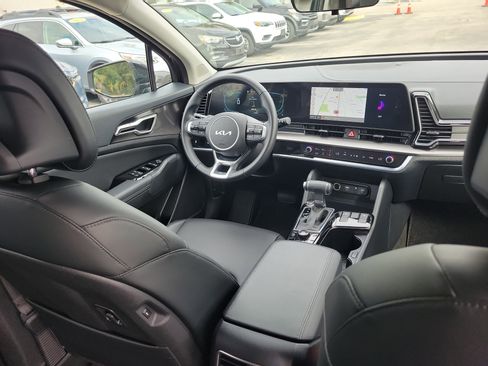 Certified 2025 Kia Sportage EX image 13