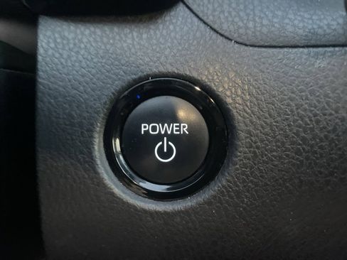 Used 2025 Toyota Camry SE image 21