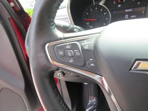 Used 2021 Chevrolet Equinox Premier image 17