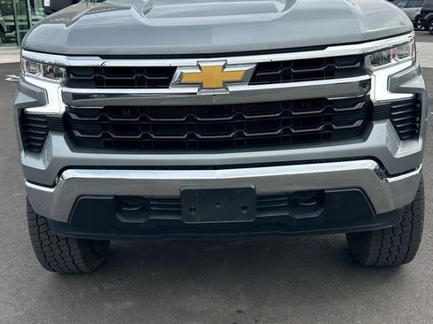 Used 2025 Chevrolet Silverado 1500 LT image 2
