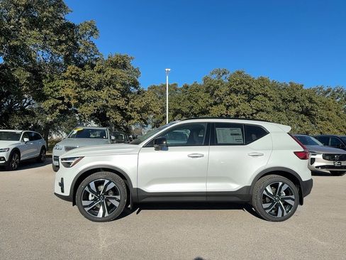 New 2026 Volvo XC40 B5 Ultra w/ Climate Package AWD/4WD image 3